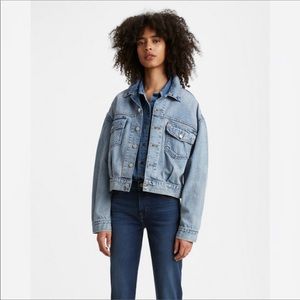 🆕 Levi’s Women's Oversized Utility Trucker Jacket